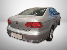 Volkswagen Passat - 2011