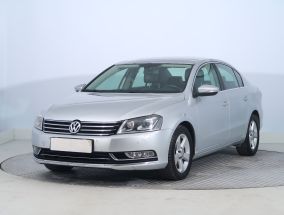 Volkswagen Passat - 2011