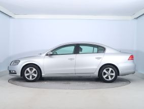 Volkswagen Passat - 2011