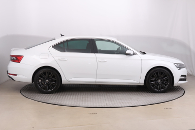 Škoda Superb - 2021