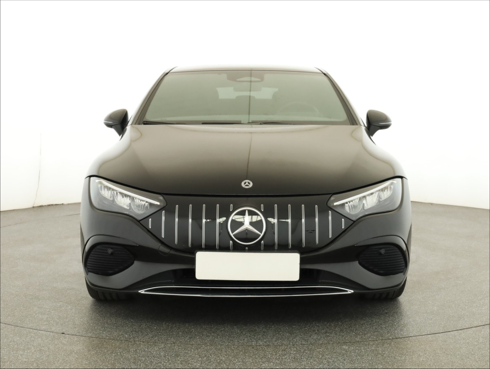 Mercedes-Benz EQE - 2024