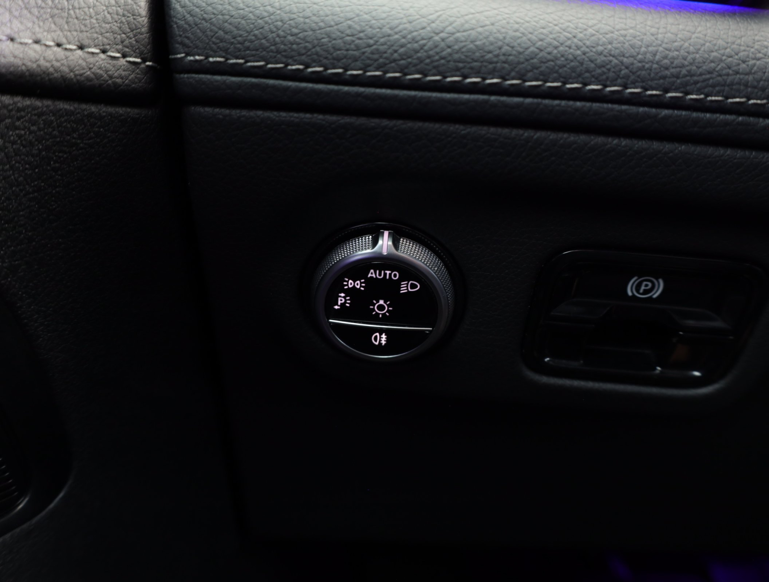 Mercedes-Benz EQE - 2024