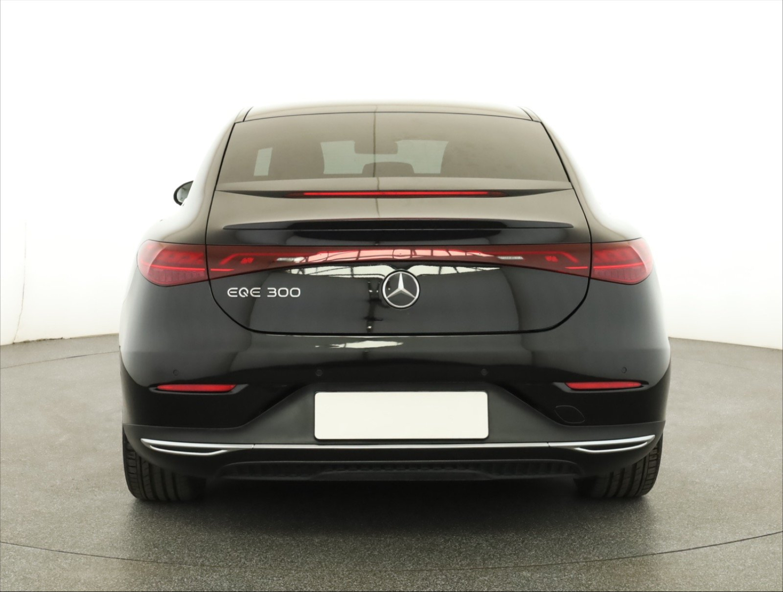 Mercedes-Benz EQE - 2024