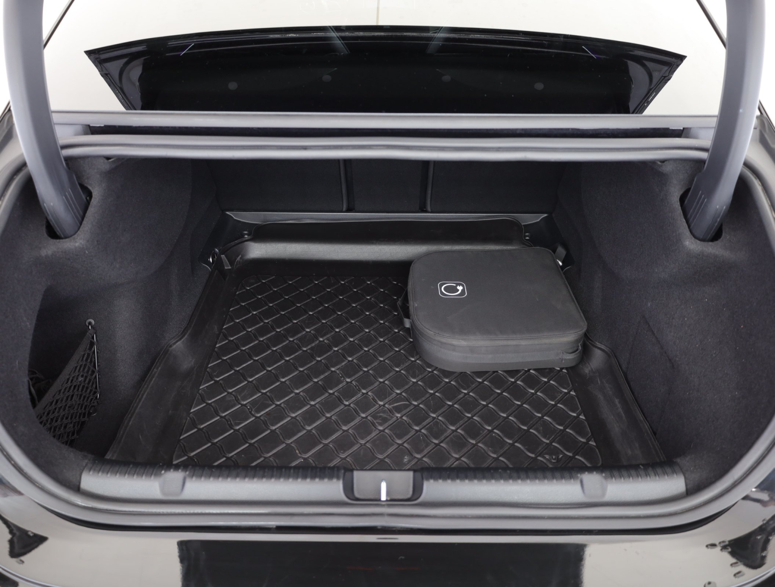 Mercedes-Benz EQE - 2024