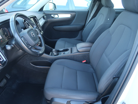 Volvo XC40 B4