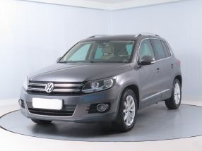 Volkswagen Tiguan - 2015