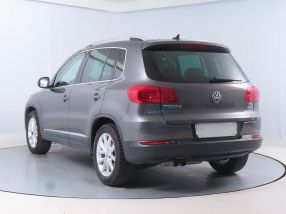 Volkswagen Tiguan - 2015