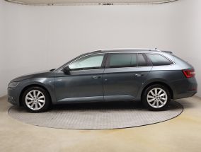 Škoda Superb - 2017