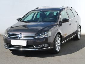 Volkswagen Passat - 2011