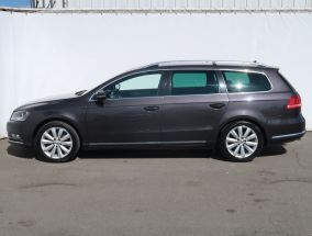 Volkswagen Passat - 2011