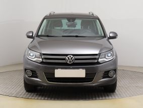 Volkswagen Tiguan - 2015
