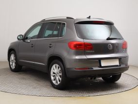 Volkswagen Tiguan - 2015