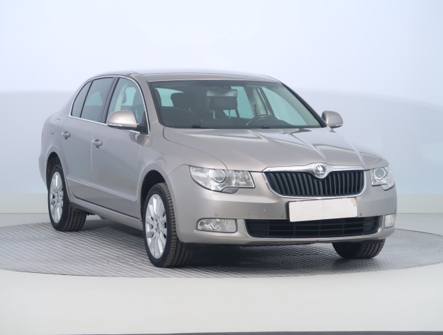 Škoda Superb 2012
