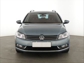 Volkswagen Passat - 2011