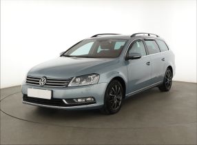Volkswagen Passat - 2011