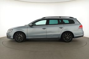 Volkswagen Passat - 2011