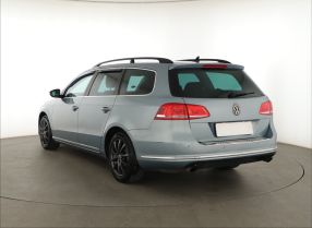 Volkswagen Passat - 2011