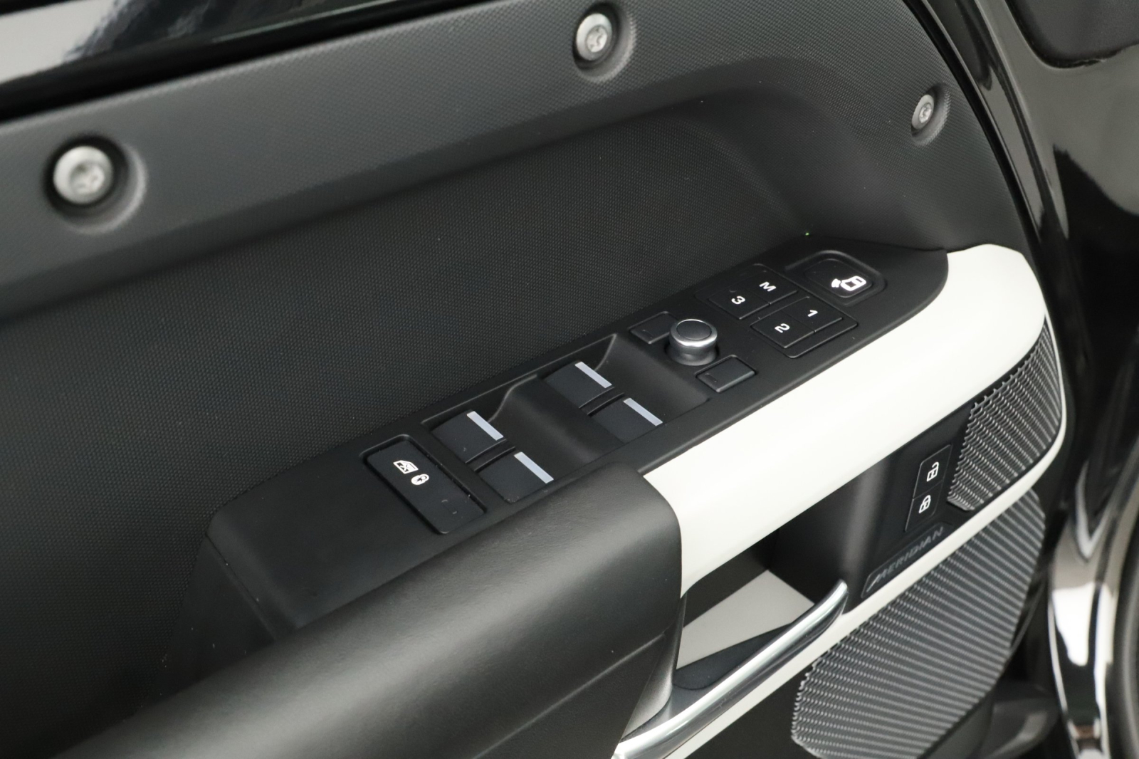 Land Rover Defender - 2020