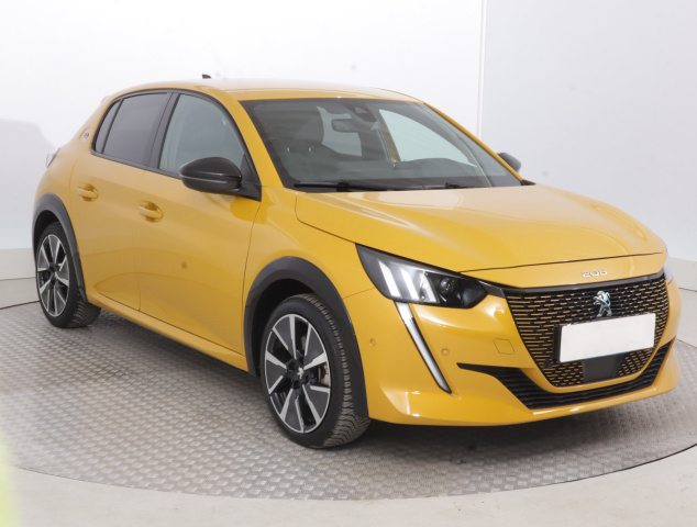 Peugeot e-208 2022