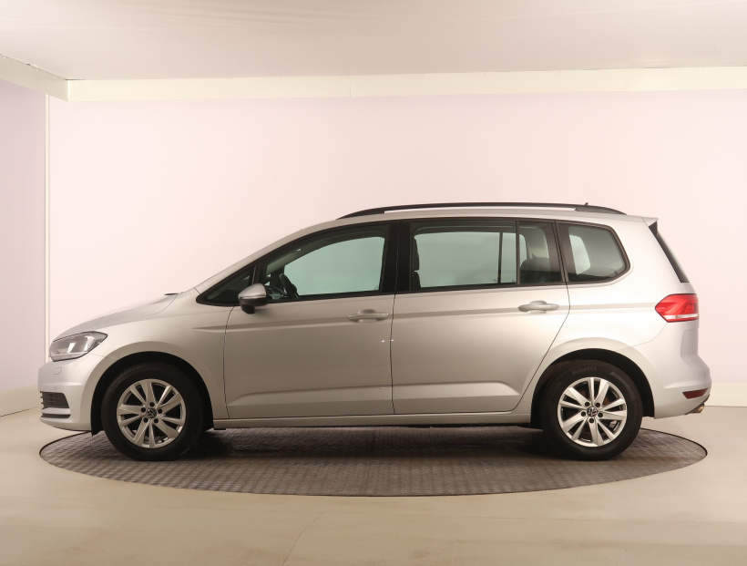 Volkswagen Touran, 2022