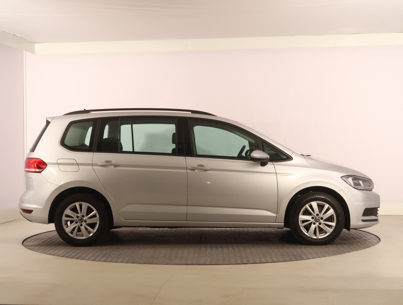 Volkswagen Touran, 2022