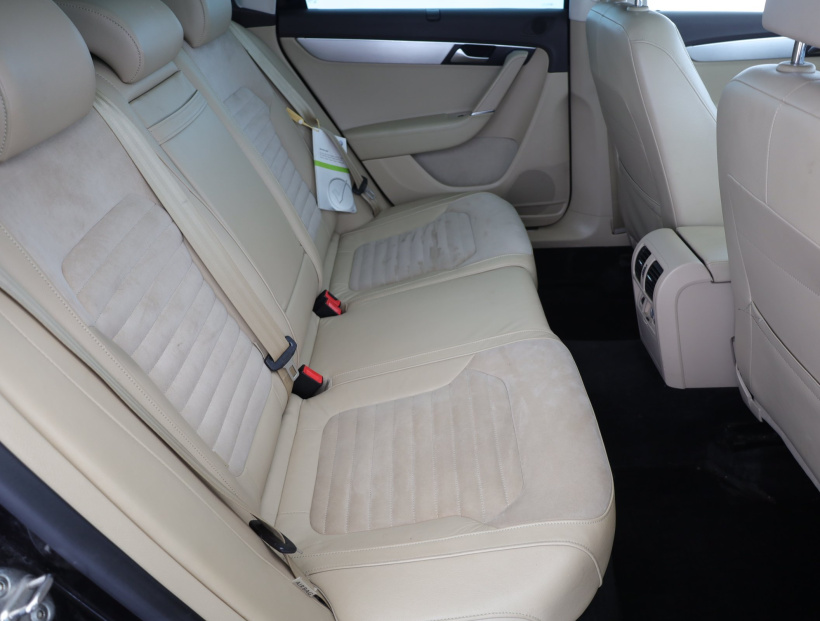 Volkswagen Passat, 2012
