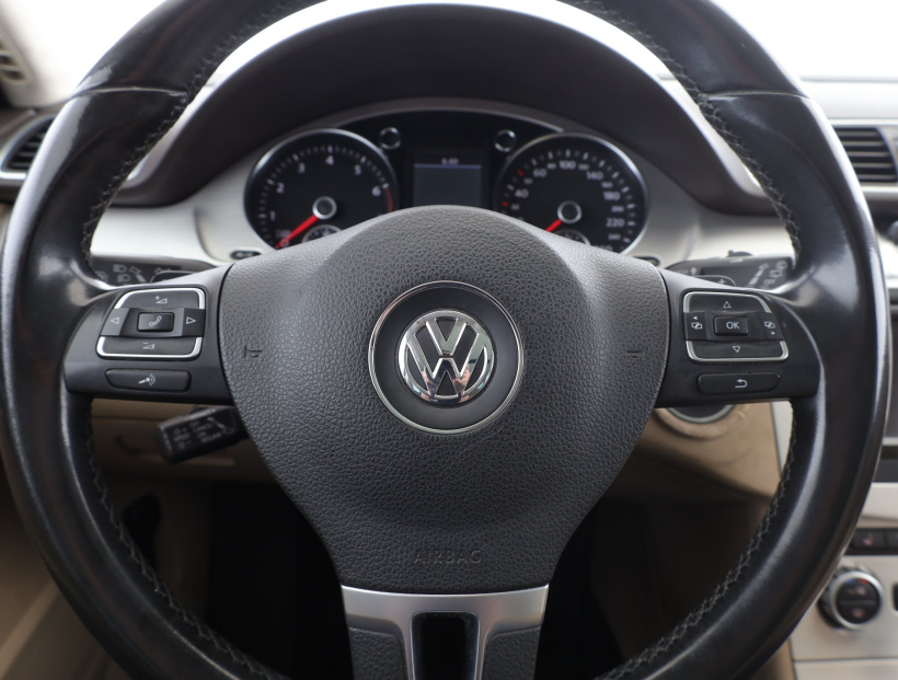 Volkswagen Passat, 2012