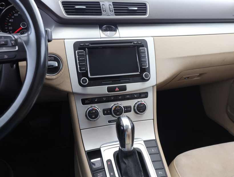 Volkswagen Passat, 2012