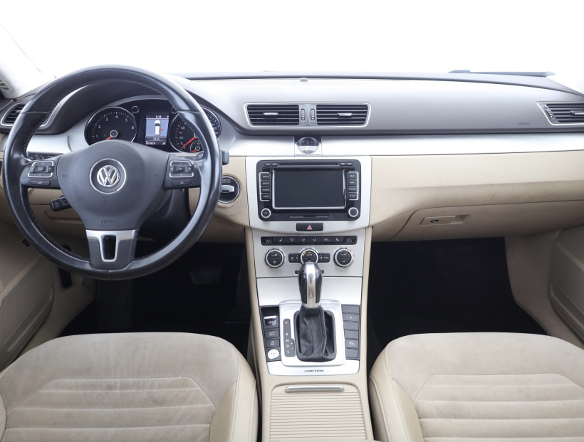 Volkswagen Passat, 2012
