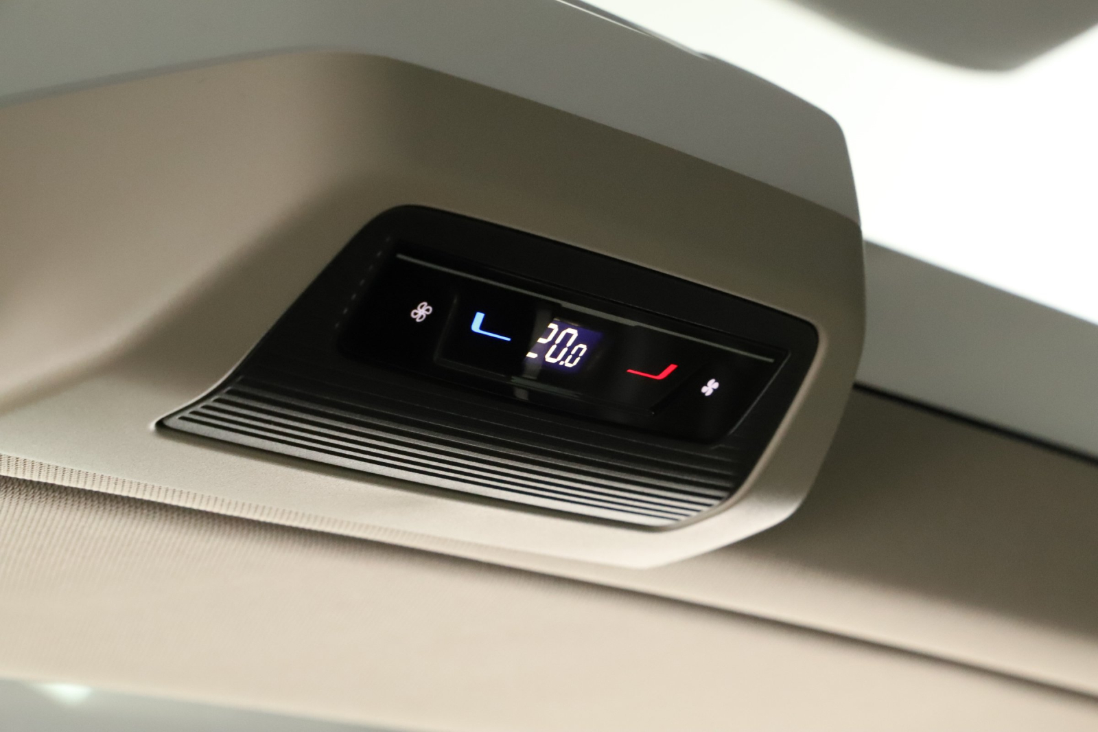 Volkswagen Multivan - 2025