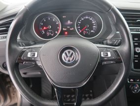 Volkswagen Tiguan - 2020