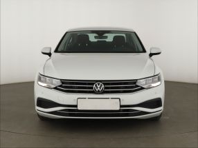 Volkswagen Passat - 2021
