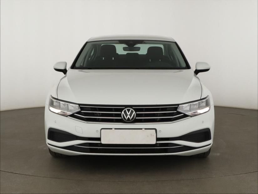 Volkswagen Passat, 2021