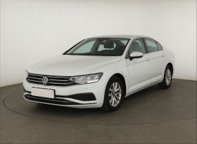 Volkswagen Passat - 2021