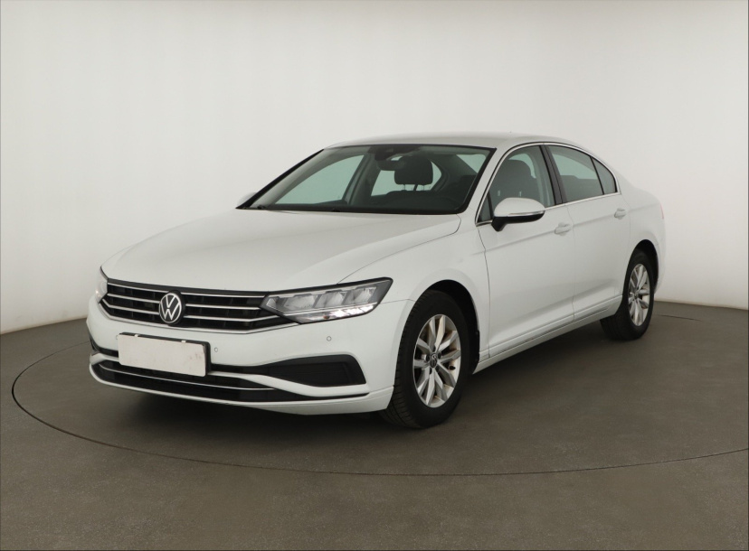 Volkswagen Passat, 2021