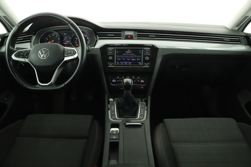 Volkswagen Passat, 2021