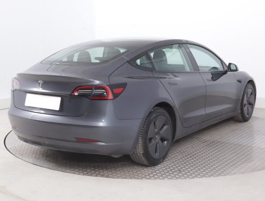 Tesla Model 3 Standard Range LFP