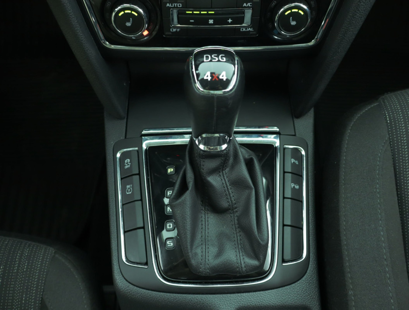Škoda Superb, 2014