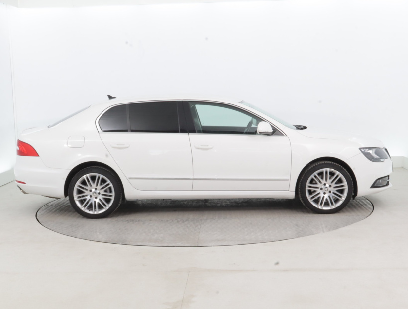 Škoda Superb, 2014