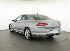 Volkswagen Passat - 2020