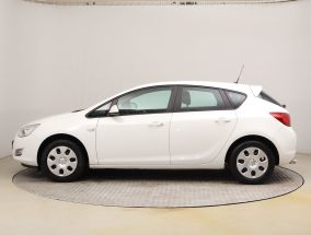 Opel Astra - 2012