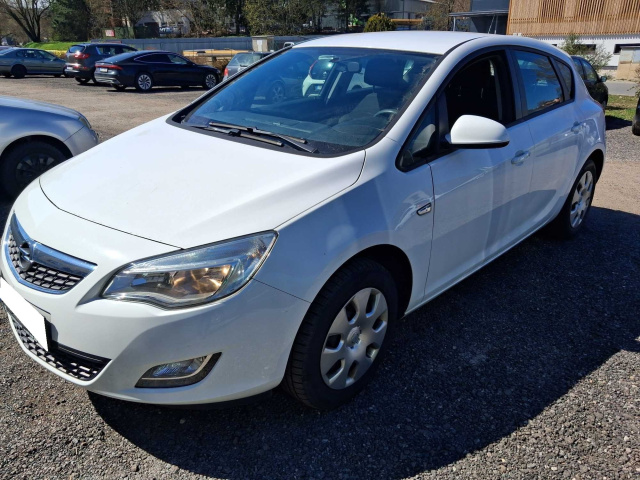 Opel Astra 2012