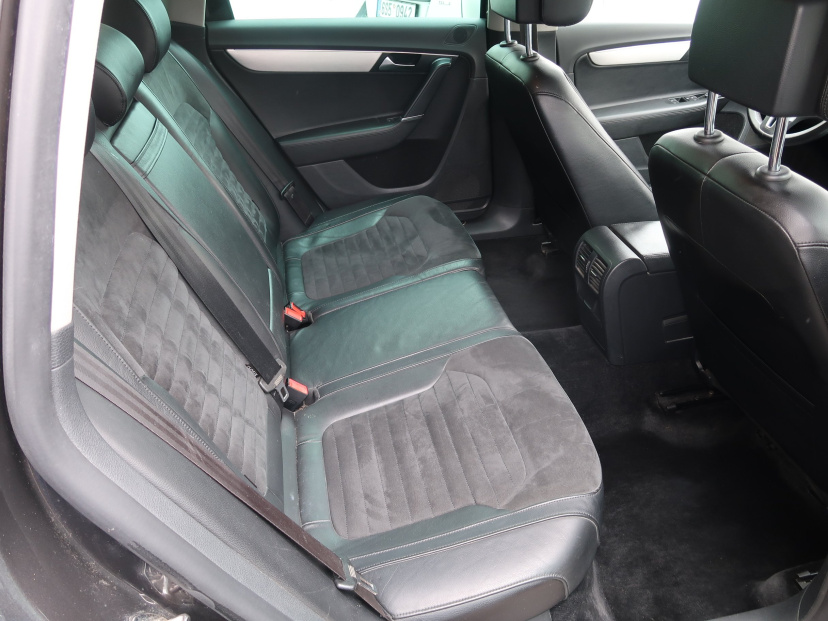 Volkswagen Passat, 2011