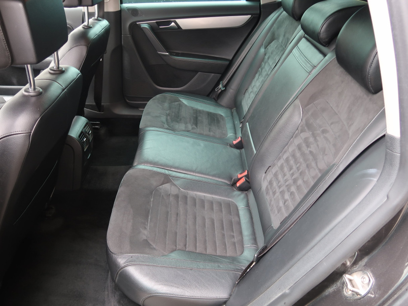 Volkswagen Passat, 2011