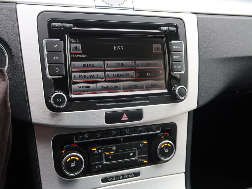 Volkswagen Passat, 2011