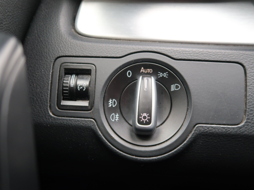 Volkswagen Passat, 2011