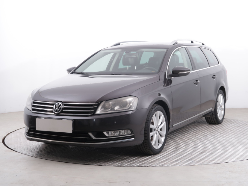Volkswagen Passat, 2011