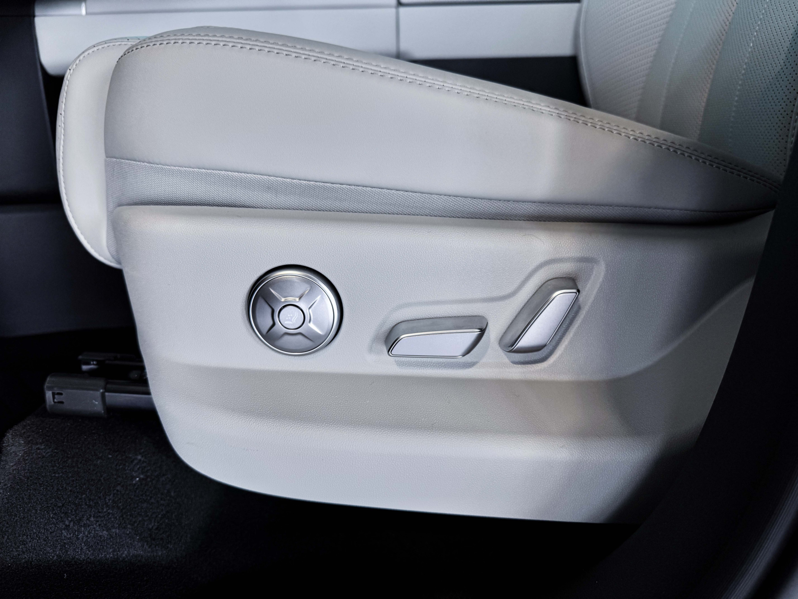 Denza Titanium 7 - 2026