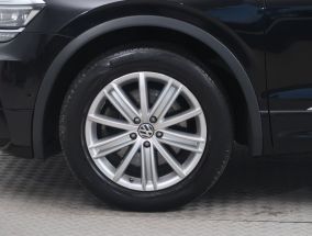 Volkswagen Tiguan - 2019