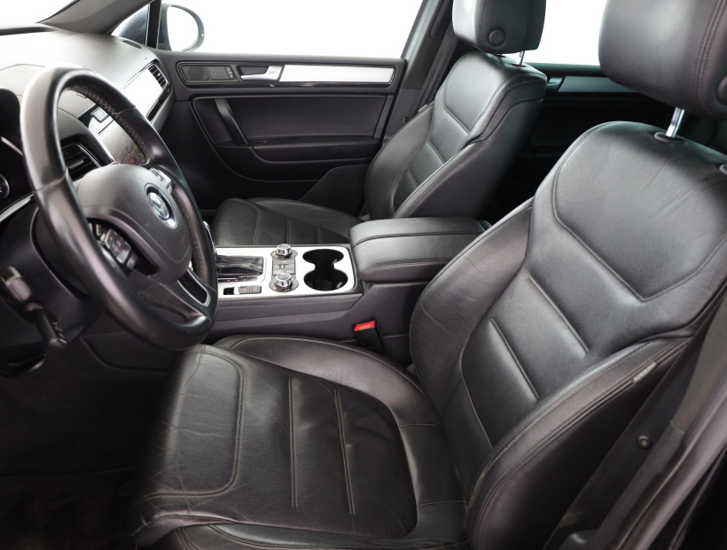 Volkswagen Touareg, 2012